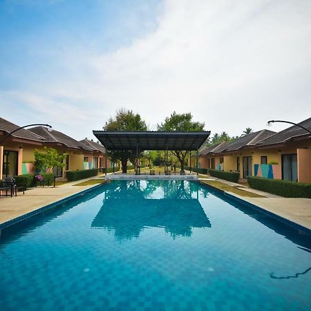 Green Adamas Resort Chumphon Esterno foto